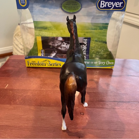 Breyer Chestnut Sport Horse 924 Freedom Series 1:12 Scale Model Horse - Picture 8 of 9